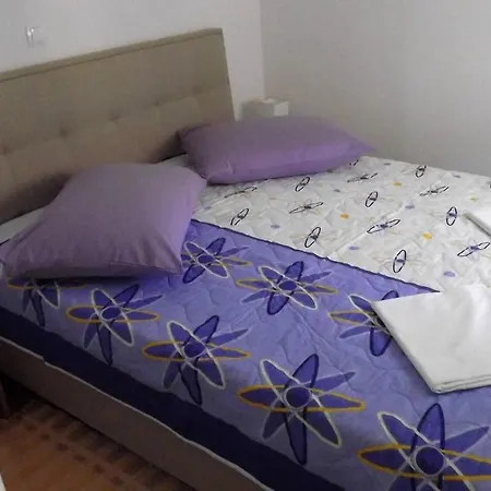 Lejlighed 4 Sleeps 4 Guests