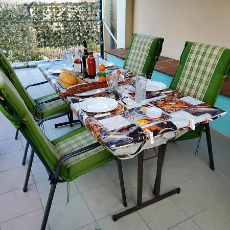Lejlighed 4 Sleeps 4 Guests *