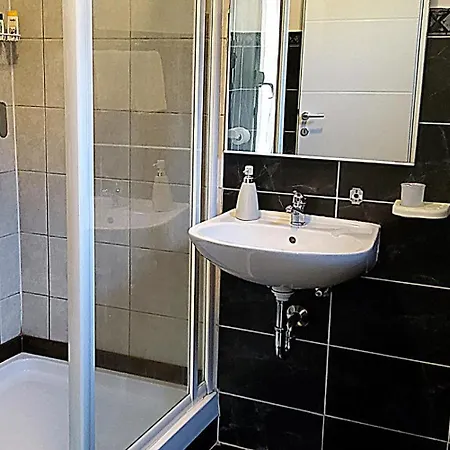 Lejlighed 4 Sleeps 4 Guests Split