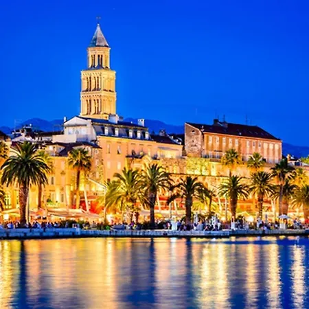 4 Sleeps 4 Guests Lejlighed Split