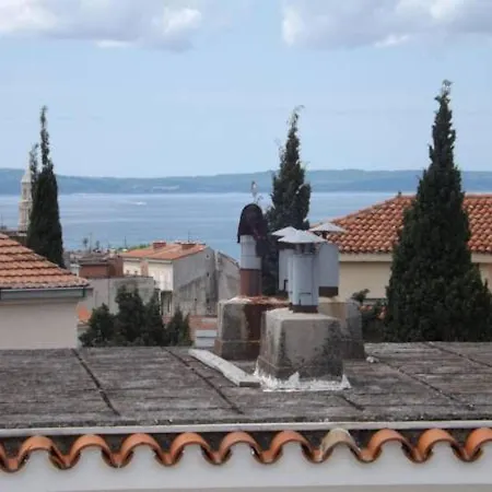 4 Sleeps 4 Guests * Сплит
