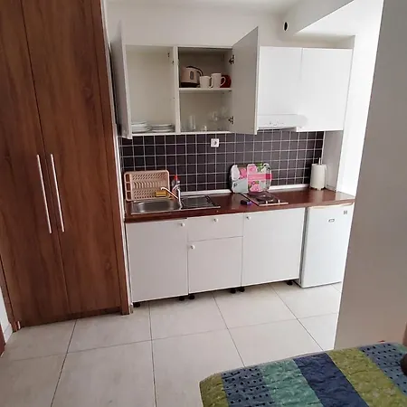 Apartman 4 Sleeps 4 Guests *